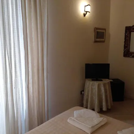 Tacito فندق مبيت وإفطار روما